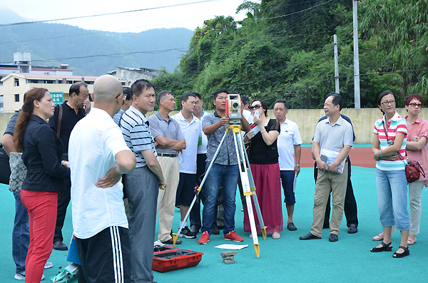 田徑場(chǎng)地 田徑場(chǎng)地