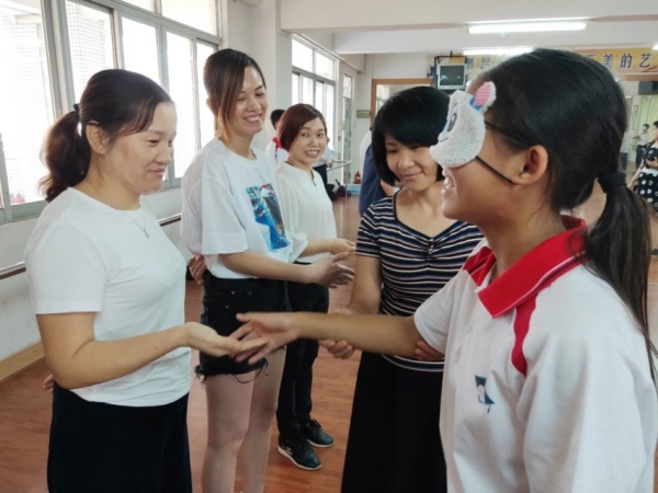 小手拉大手 (1).jpeg