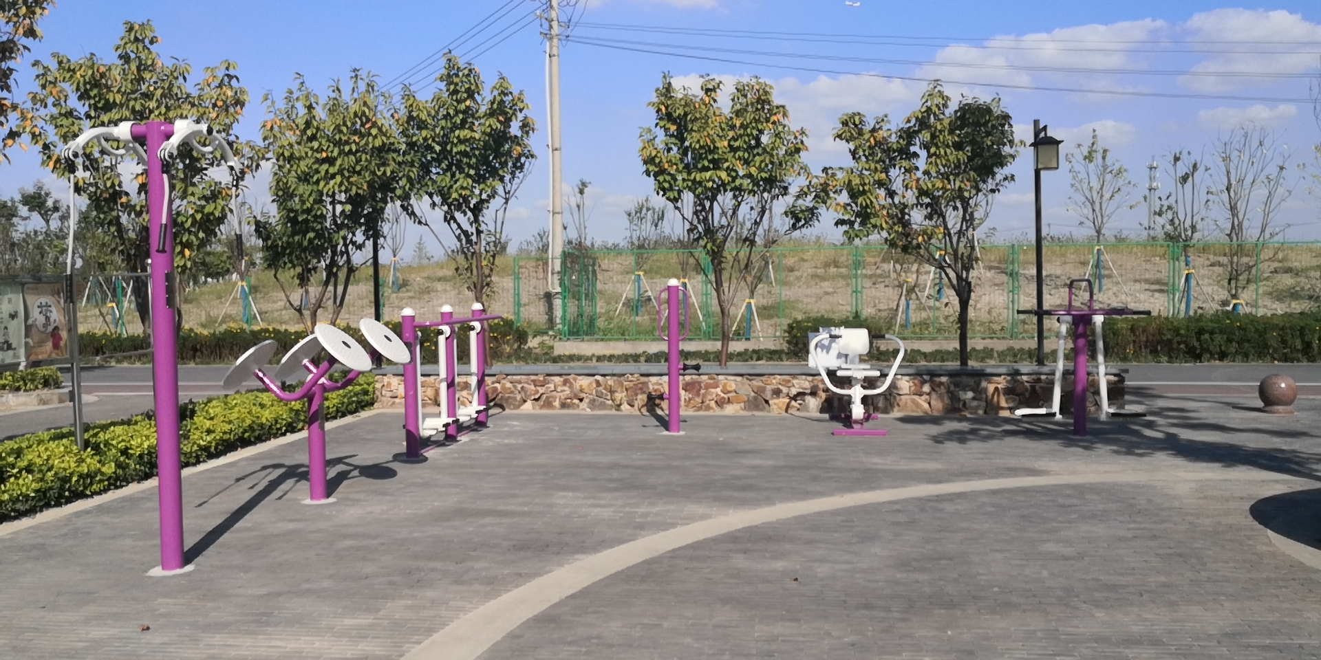 華漕鎮(zhèn)趙家村北港（東）健身點