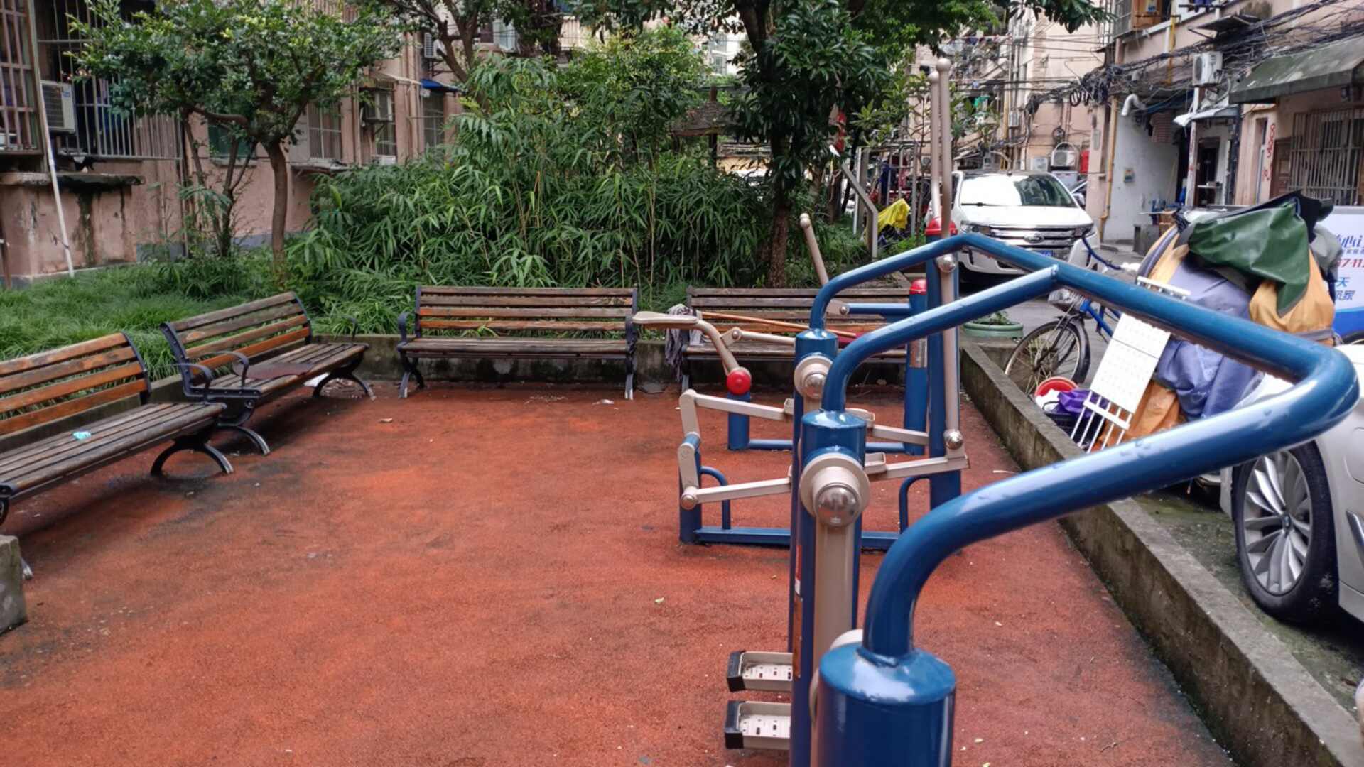 正紅里健身苑點(diǎn)（7號門前）