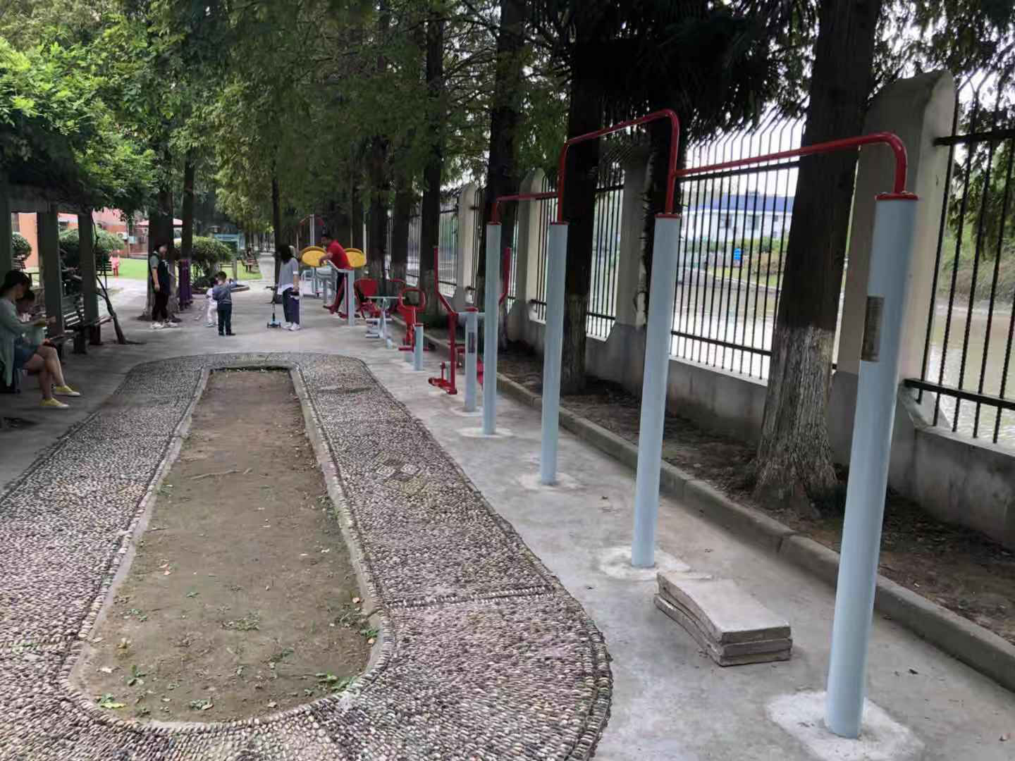 蓮安居委健身點(diǎn)