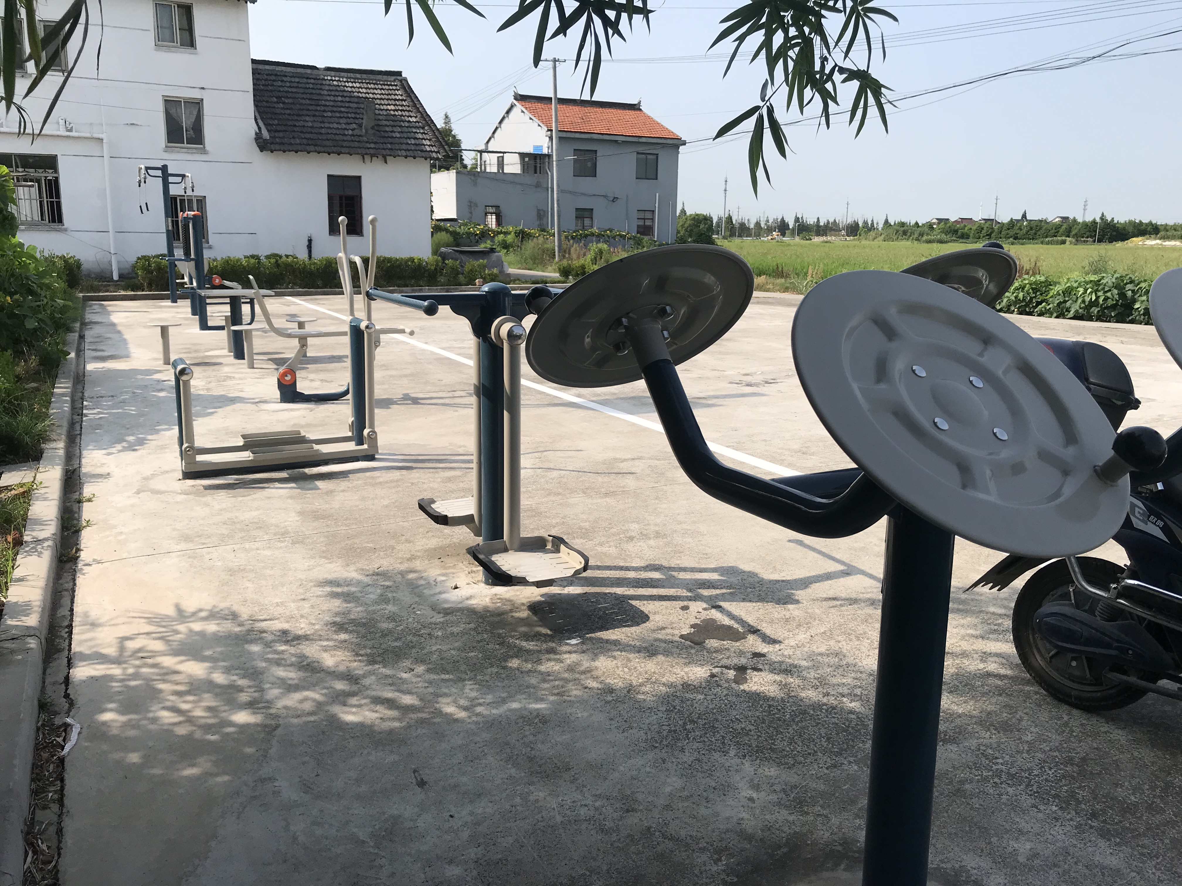 青浦區(qū)白鶴鎮(zhèn)曙光村三組益智健身點