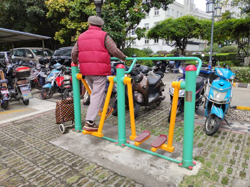 兩聯(lián)漫步機(jī) 兩聯(lián)漫步機(jī)