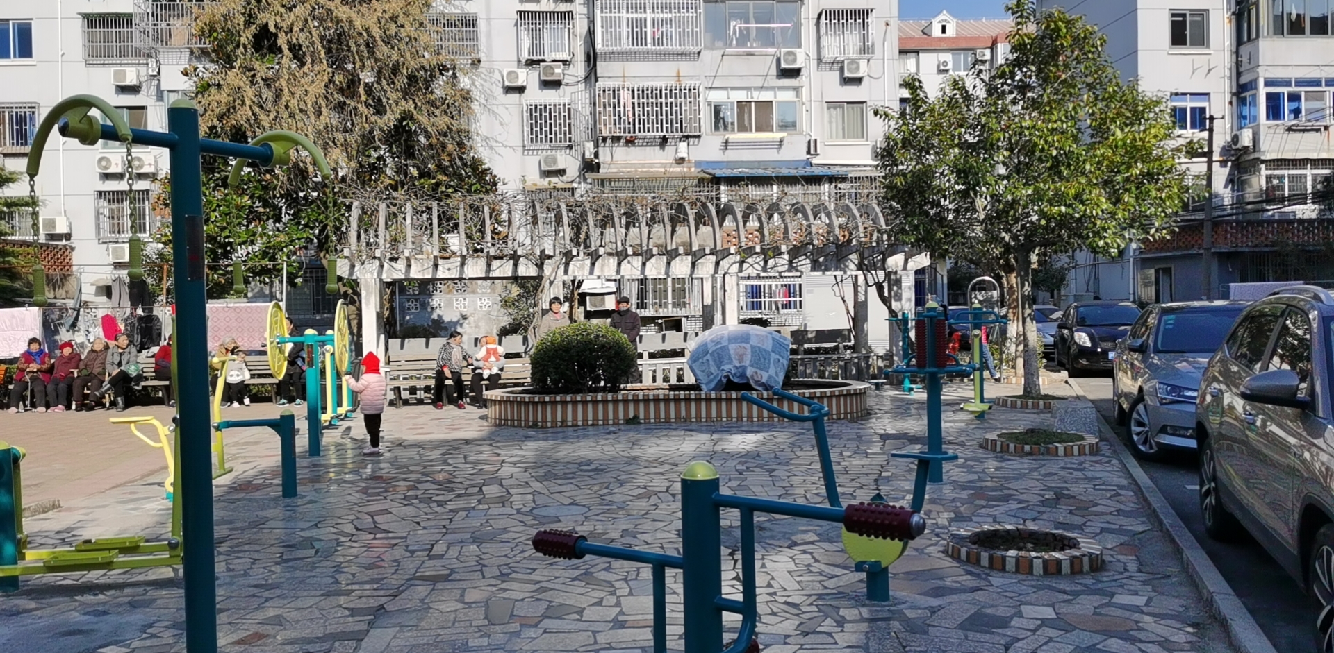 曙光南橋小區(qū)健身點