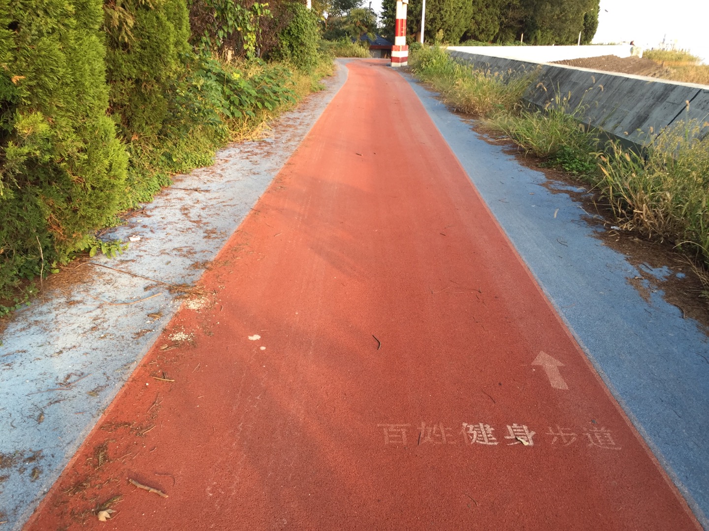 夢(mèng)湖苑居委健身苑