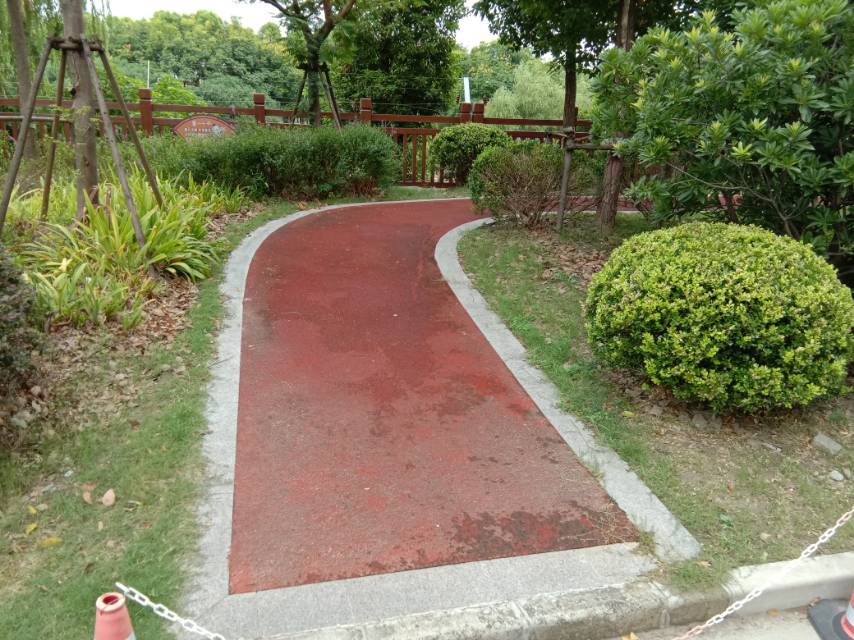 雅苑社區(qū)市民健身步道