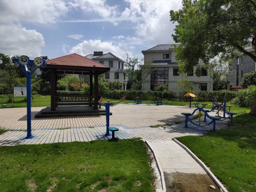 六里新家園多功能運(yùn)動(dòng)場