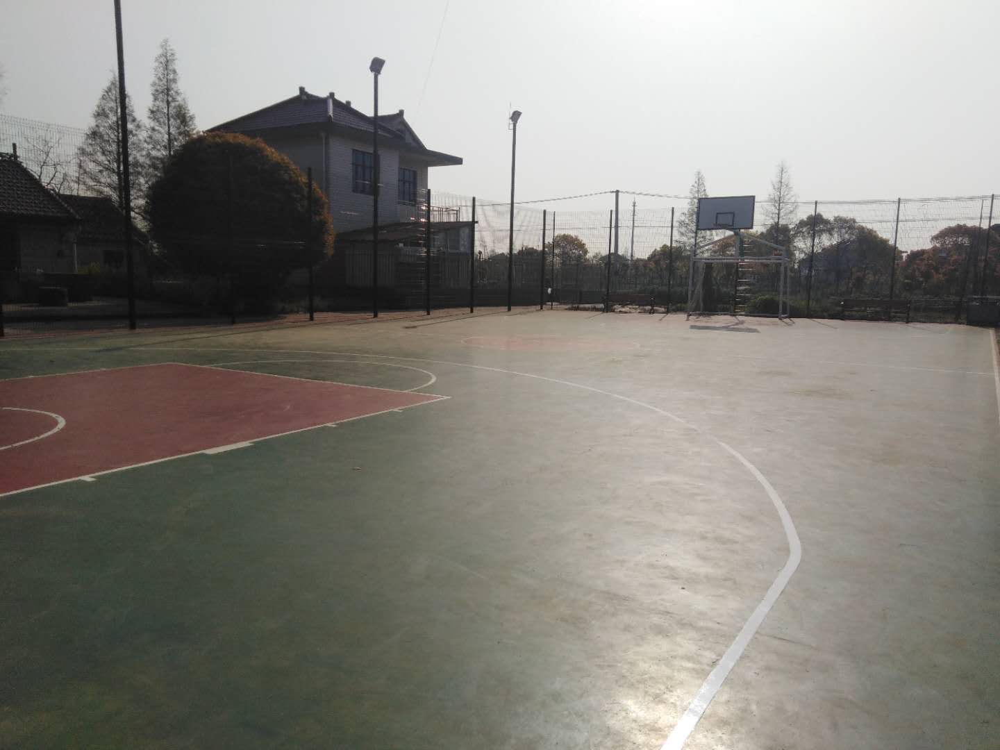 建設(shè)鎮(zhèn)建設(shè)村多功能球場(chǎng)