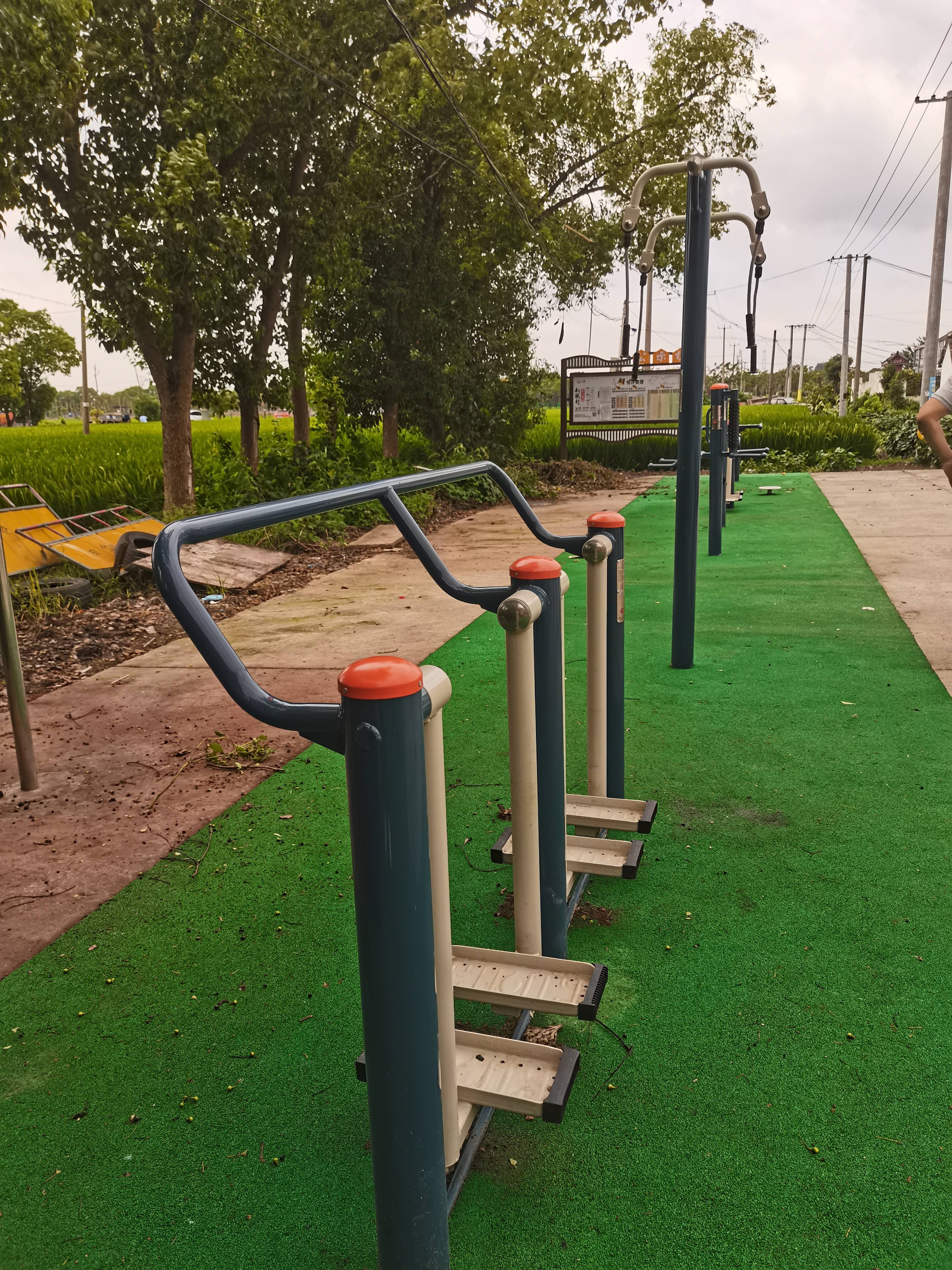 重固鎮(zhèn)新聯(lián)村健身苑點