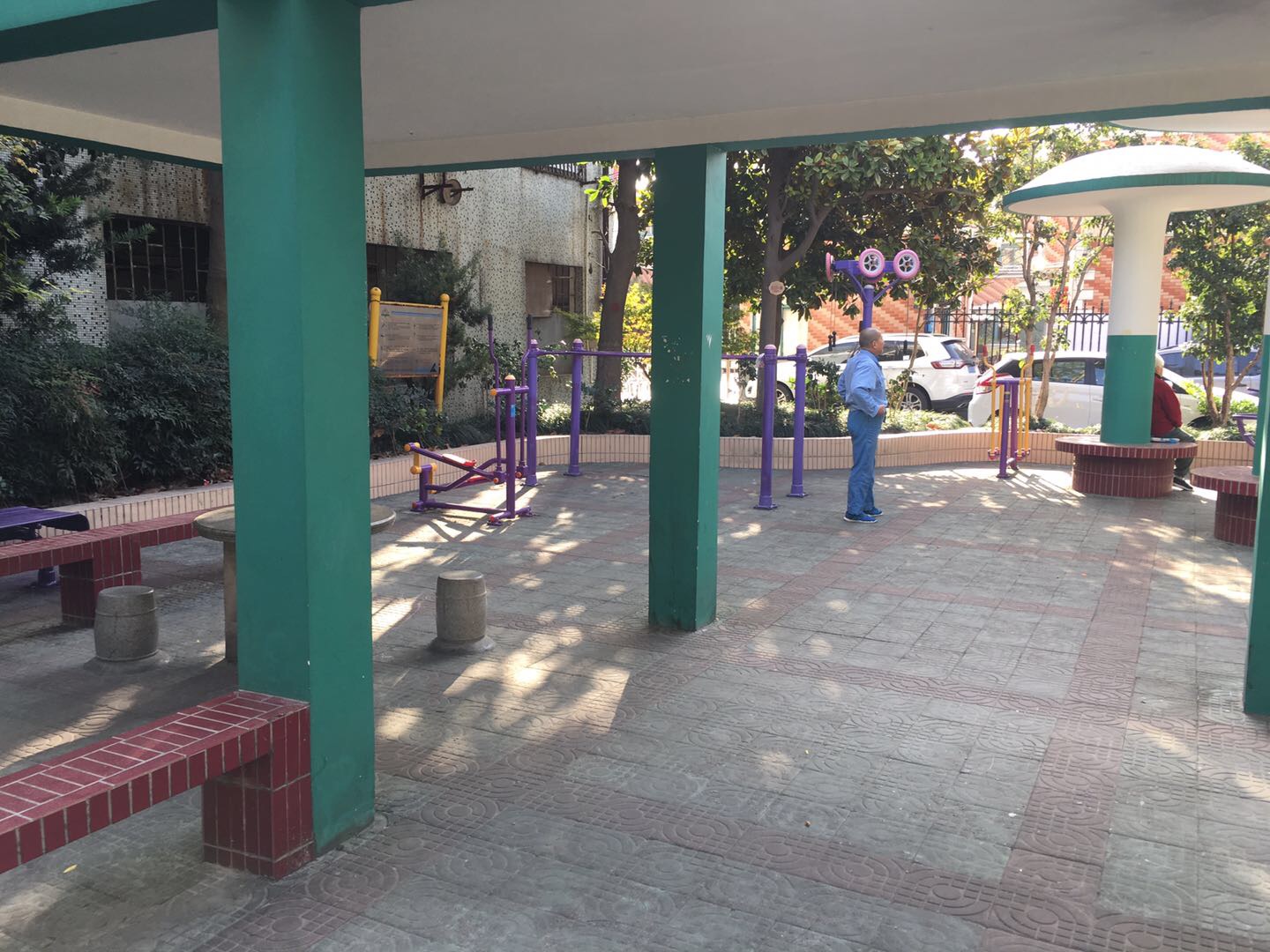 膠南居民區(qū)健身點