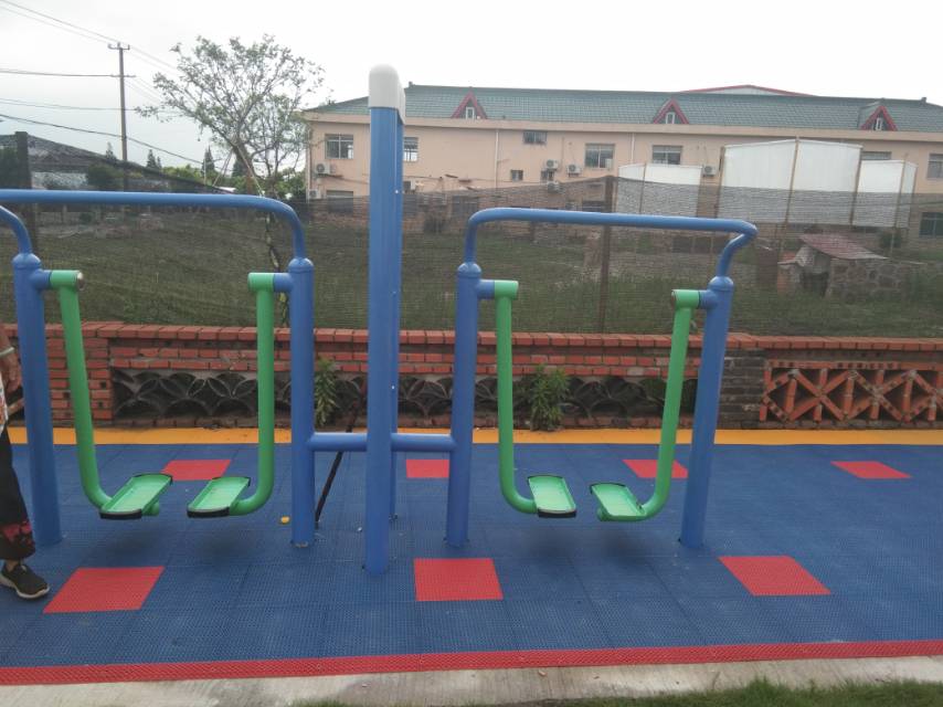 雙立柱太空漫步器