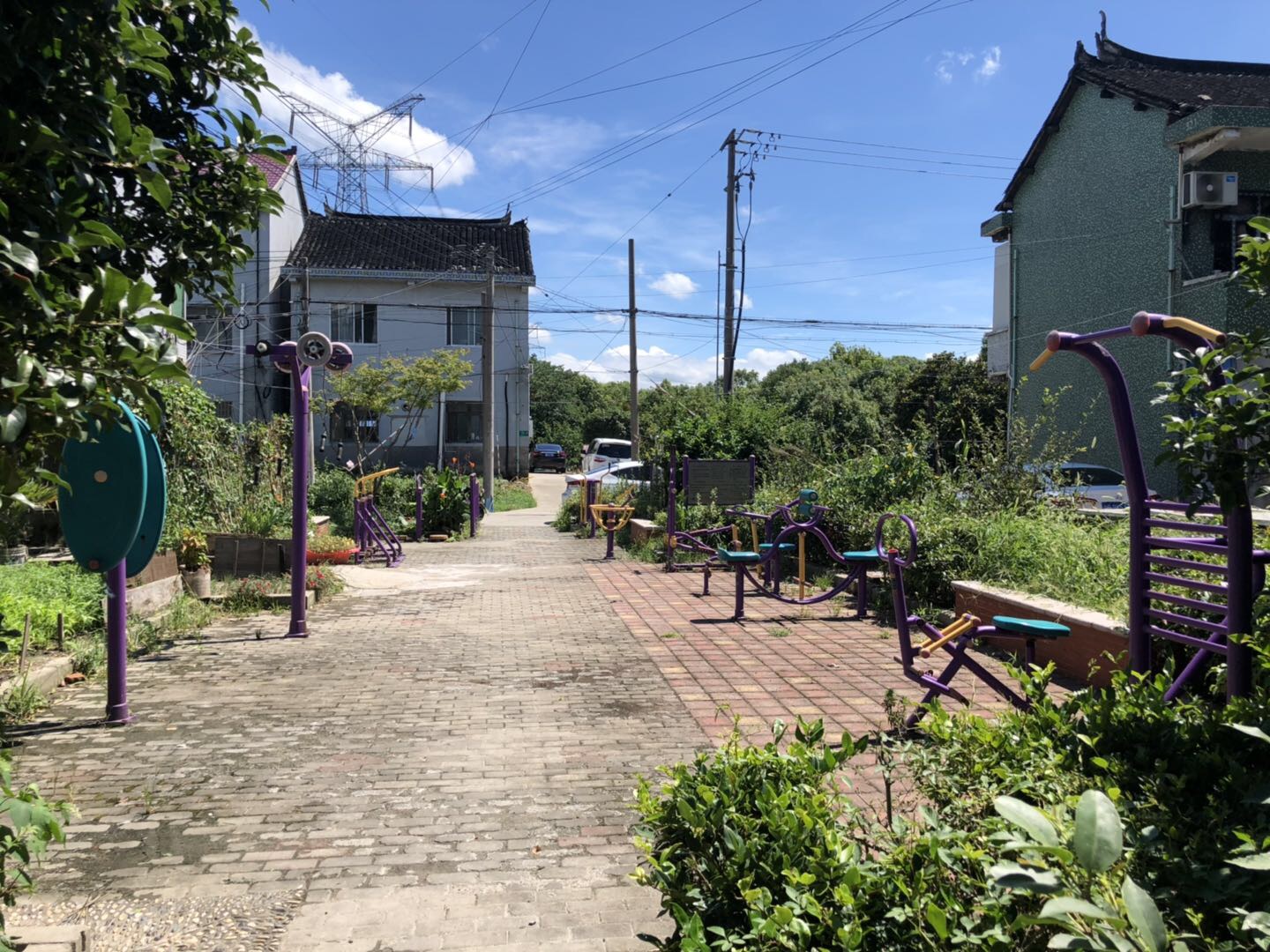 桃浦鎮(zhèn)陽光三委健身點(diǎn)