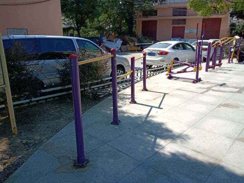 夢(mèng)湖苑社區(qū)866弄健身點(diǎn)