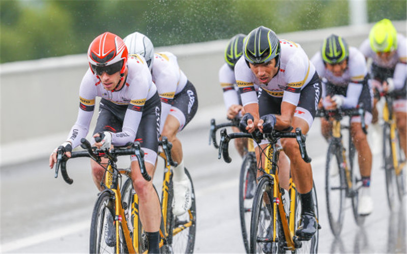 第十八屆環(huán)青海湖國際公路自行車賽開賽