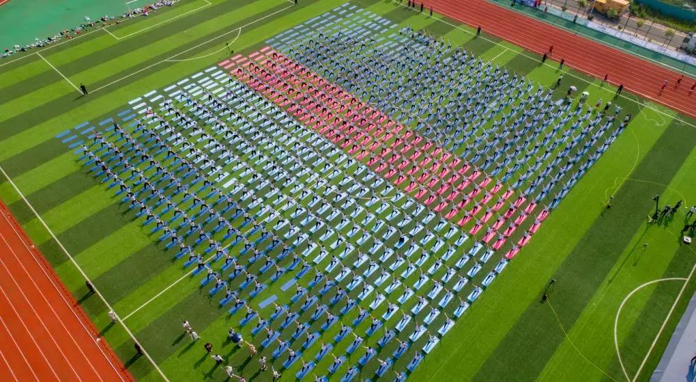 運(yùn)動(dòng)場(chǎng) 運(yùn)動(dòng)場(chǎng)