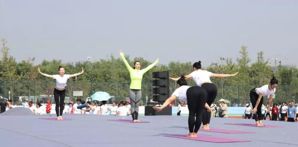 運(yùn)動(dòng)場(chǎng) 運(yùn)動(dòng)場(chǎng)