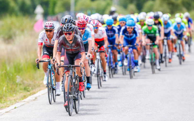 環(huán)湖賽第四賽段日本英特普車隊選手奪冠