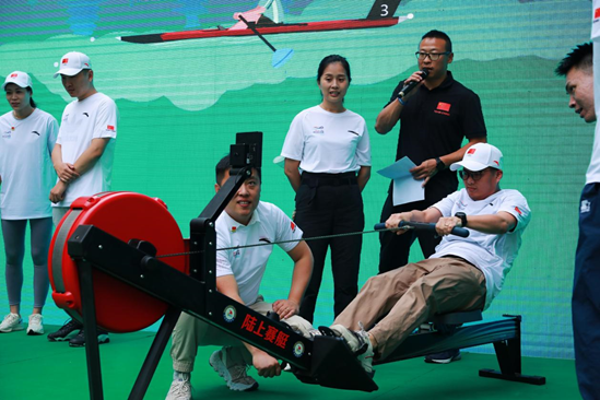 運(yùn)動(dòng)場(chǎng)