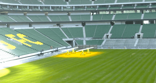 這個(gè)對(duì)標(biāo)國際水準(zhǔn)建設(shè)的新球場，就在咱家門口→(圖3)